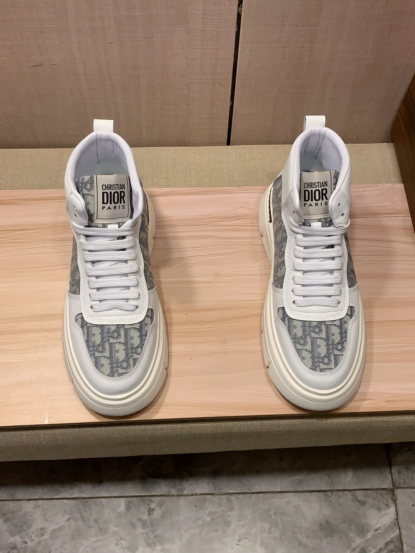 High-top men's shoes 💰442💰💰🎩🎩[Lightning][Lightning] "Dior DDIOR*" The latest and most popular casual shoes, top brand [Seduce] luxury~purchase, top-quality~. [Strong] The upper is made of imported breathable cowhide with material ➕ breathable sheepskin feet (•) and fine workmanship. The original stylish and stylish soft rubber wear-resistant and non-slip outsole is light and comfortable on the feet. The real thing looks better when photographed. 122: code: 38-44, 2️⃣ colors selected